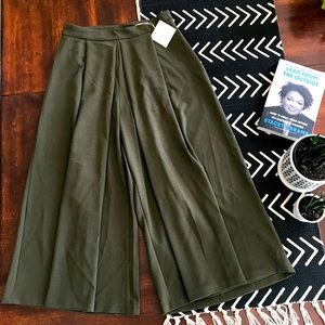 Olive Wide Leg Cropped Pant